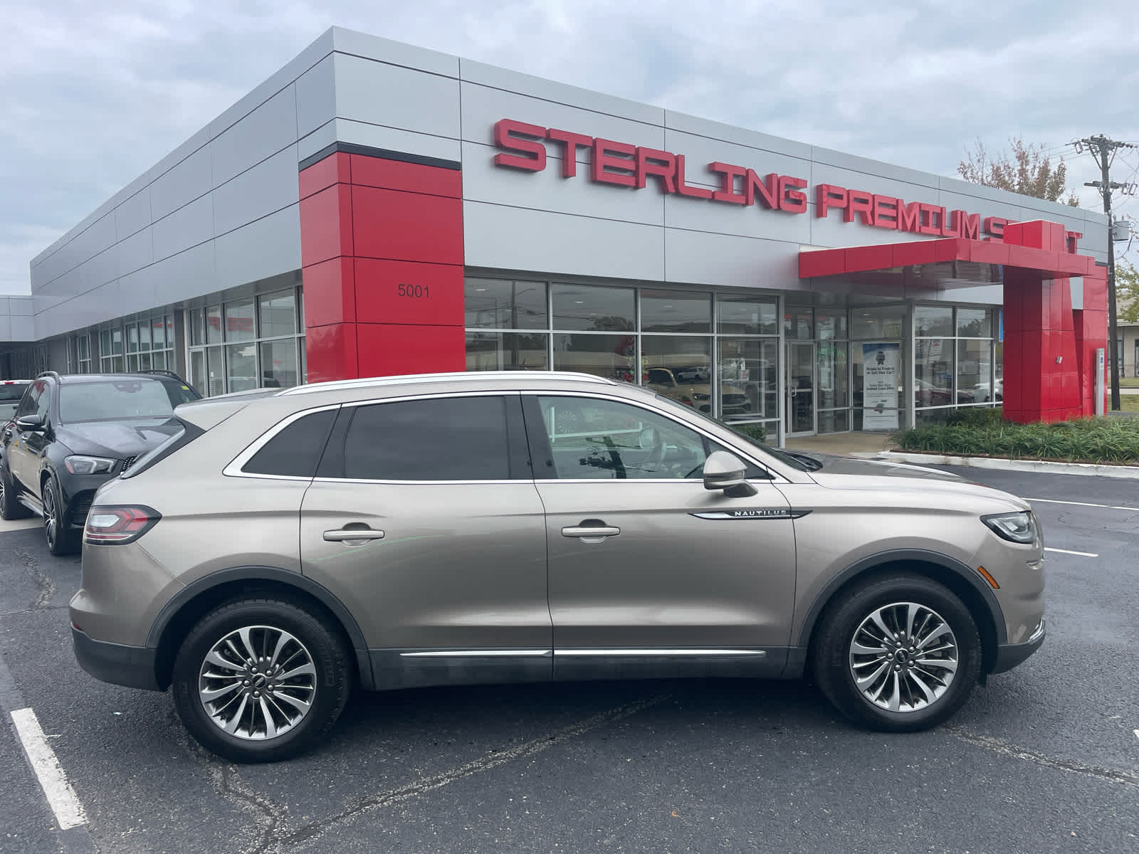 2021 Lincoln Nautilus Base's photo