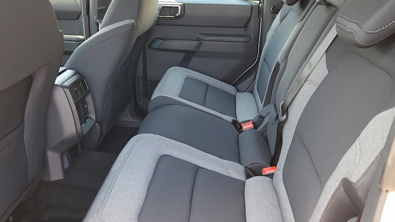 2025 Ford Bronco Base photo 22