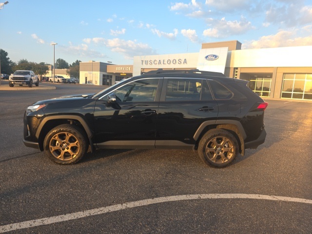 2023 Toyota RAV4 Hybrid photo 4
