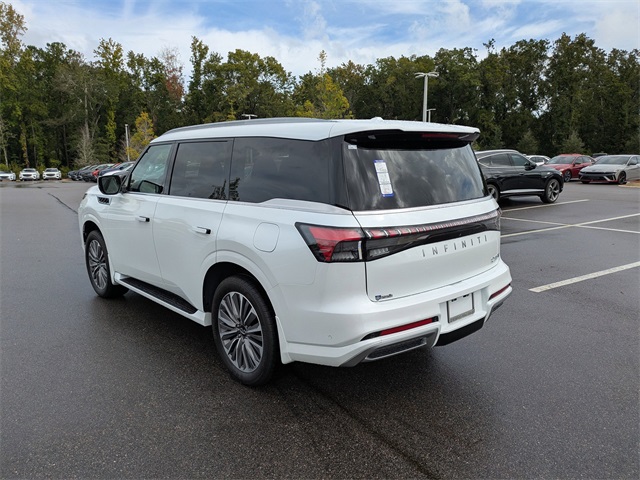 2026 Infiniti QX80 Luxe photo 5