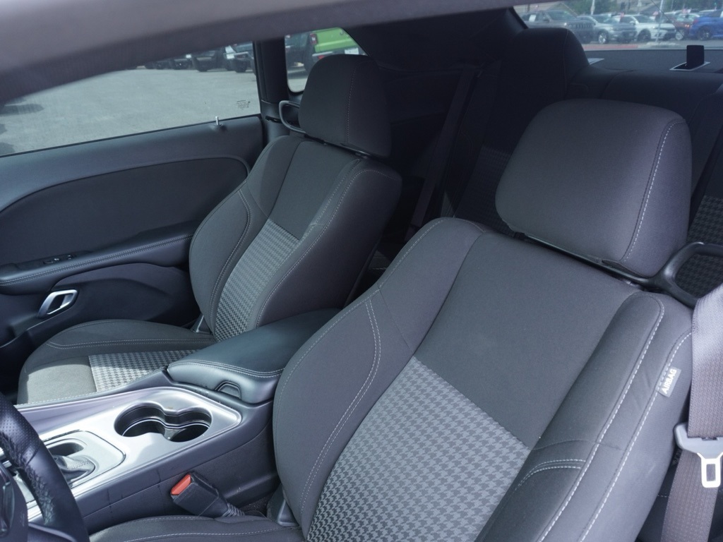 2023 Dodge Challenger SXT photo 17