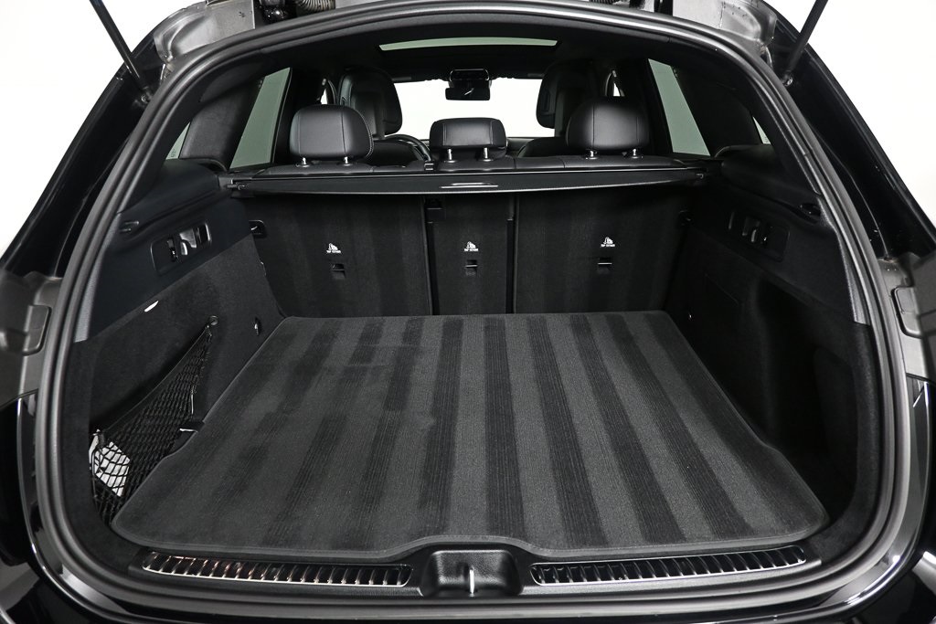 2024 Mercedes Benz GLC 300 4MATIC photo 3