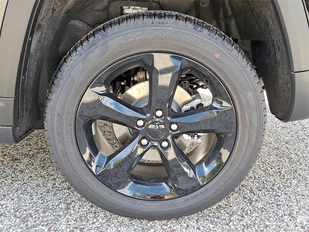 2025 Jeep Grand Cherokee Limited photo 4