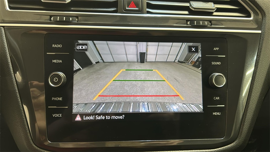 2021 Volkswagen Tiguan R-Line Black SEL photo 28