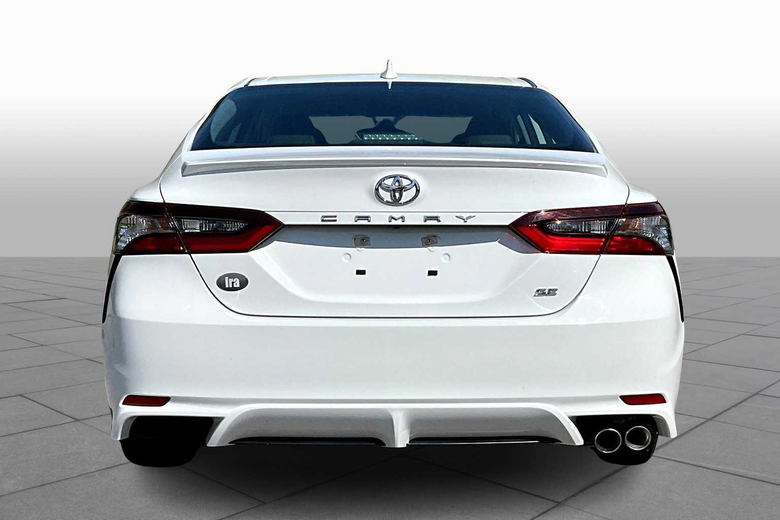 2022 Toyota Camry SE photo 4