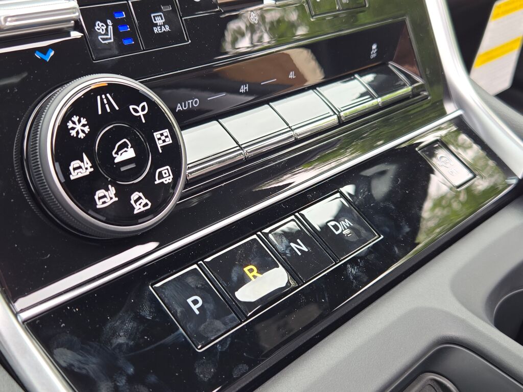 2025 Nissan Armada Platinum photo 27