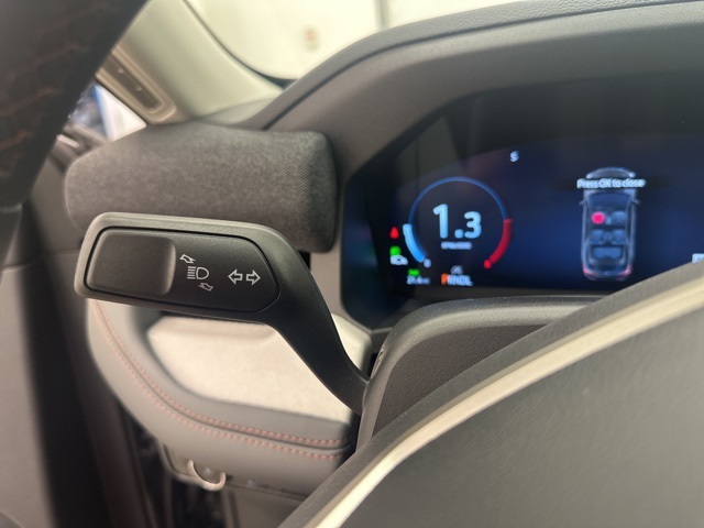 2025 Ford Explorer photo 13