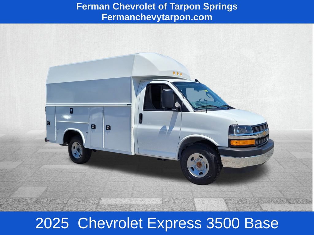 2025 Chevrolet Express Cutaway Base's photo