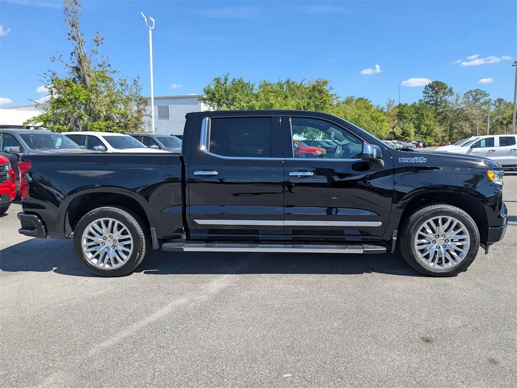 2025 Chevrolet Silverado 1500 High Country photo 3