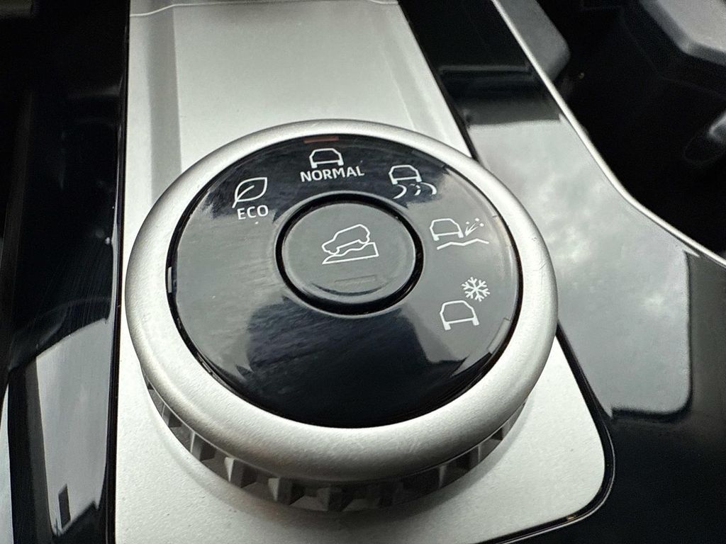2025 Mitsubishi Outlander SEL photo 31