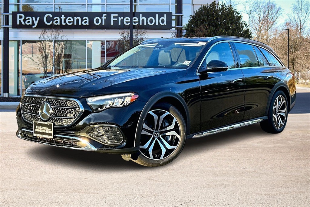 2025 Mercedes-Benz E-Class E450 All-Terrain's photo