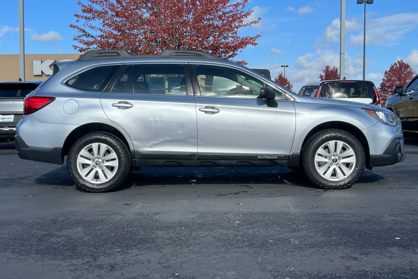 2018 Subaru Outback 2.5i photo 2