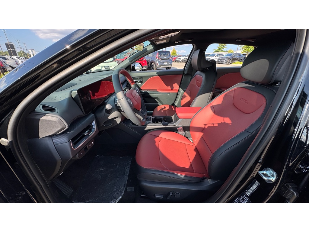 2025 Kia K4 GT-Line photo 7