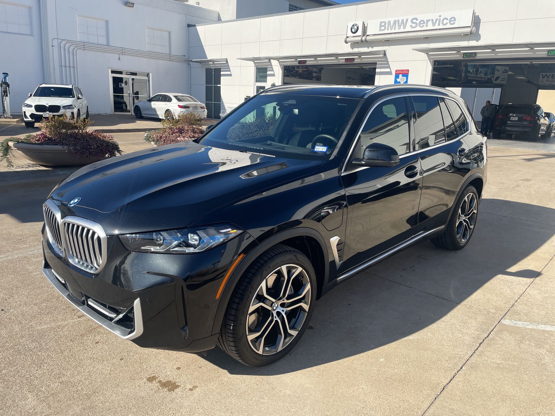 2025 BMW X5 50e's photo