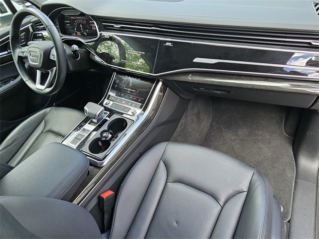 2024 Audi Q7 55 Premium Plus photo 15