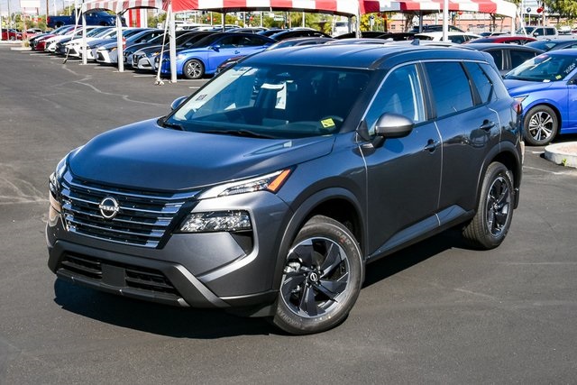 2026 Nissan Rogue SV's photo