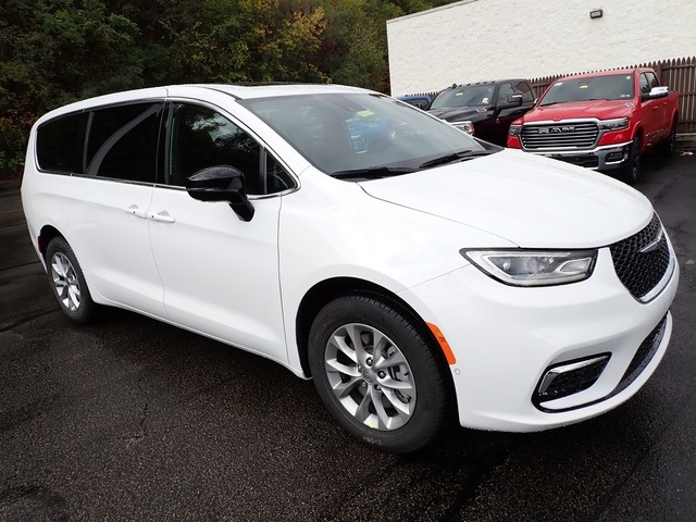 2025 Chrysler Pacifica photo 8