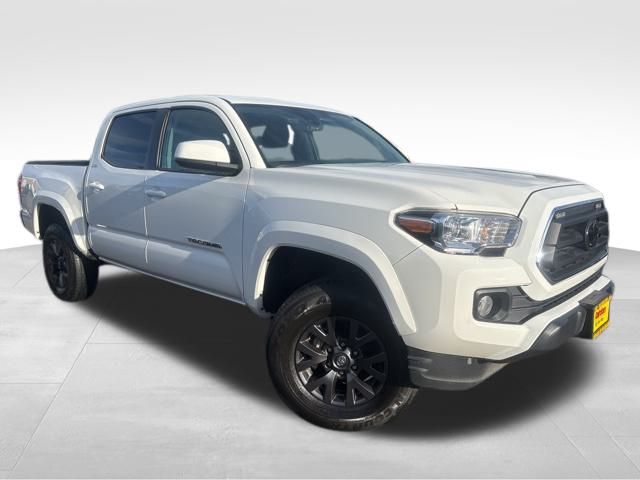 2021 Toyota Tacoma SR5's photo