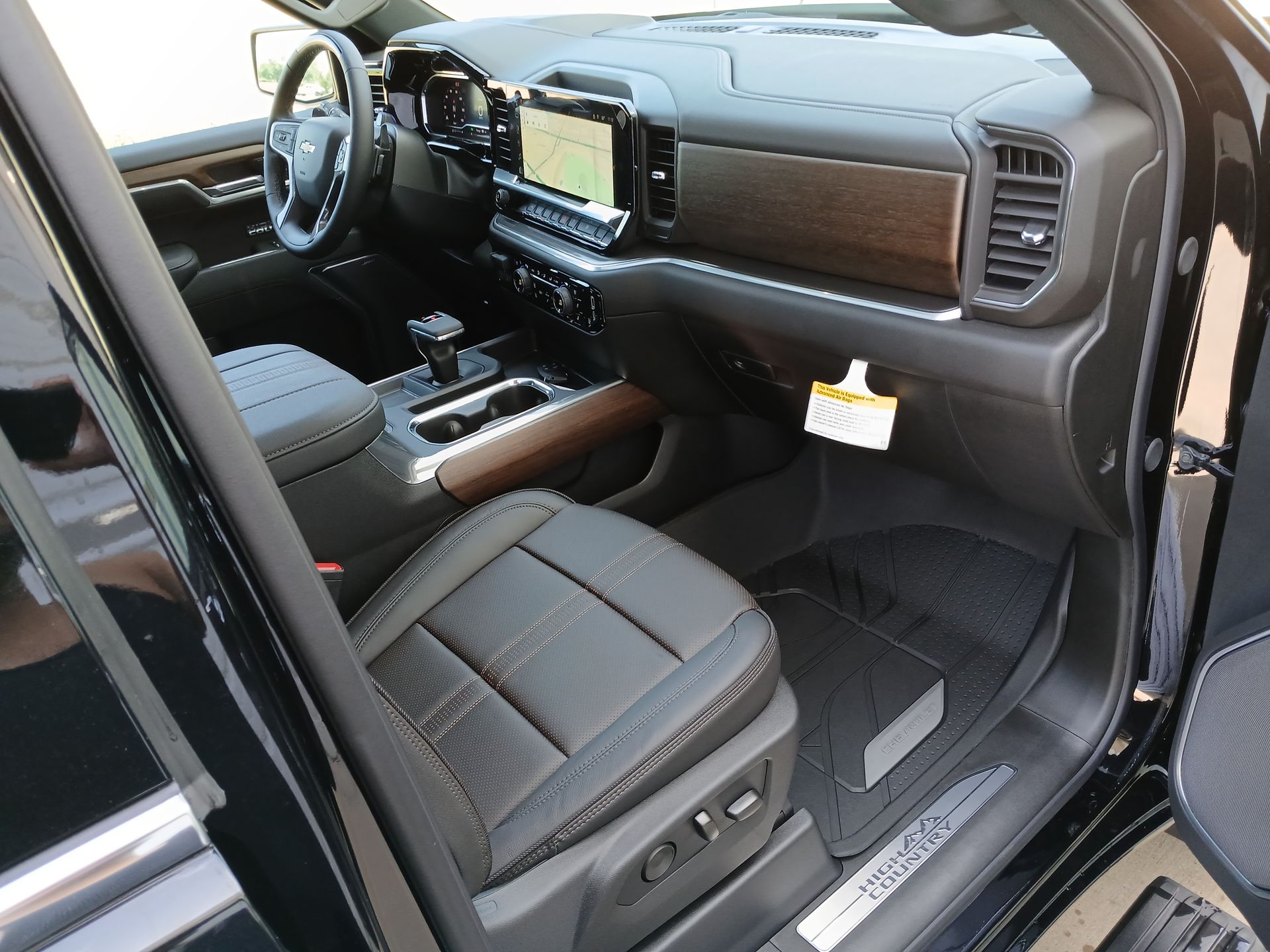 2025 Chevrolet Silverado High Country photo 28