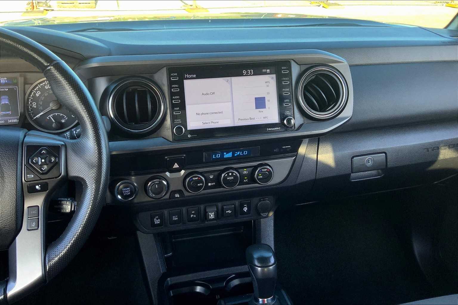 2023 Toyota Tacoma TRD photo 6