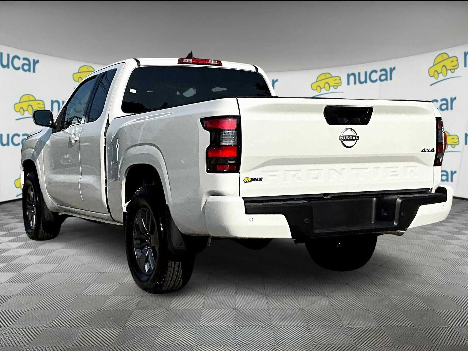 2025 Nissan Frontier SV photo 4