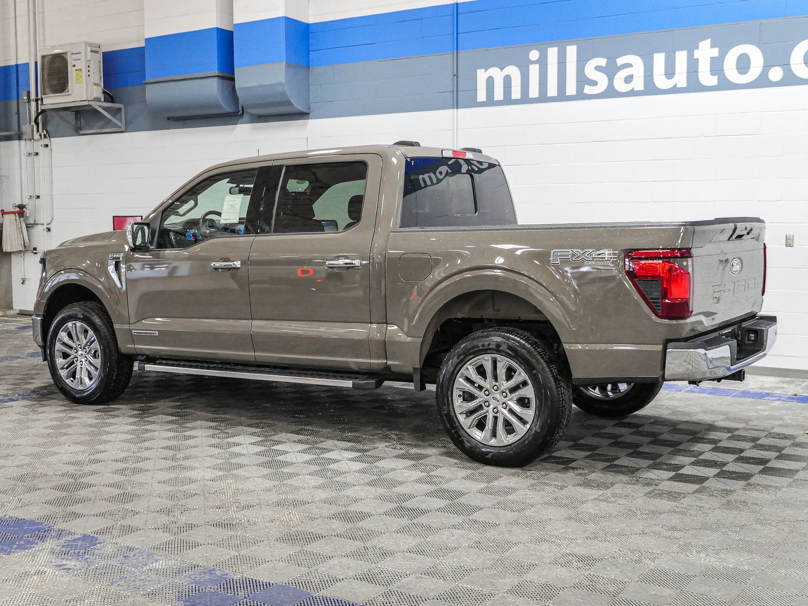 2025 Ford F-150 XLT photo 4