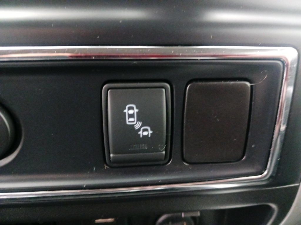 2018 Nissan Titan PRO-4X photo 27