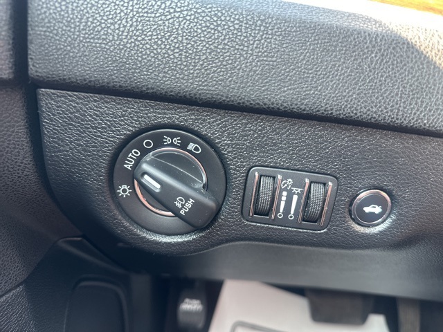 2017 Chrysler 300 C Platinum photo 19