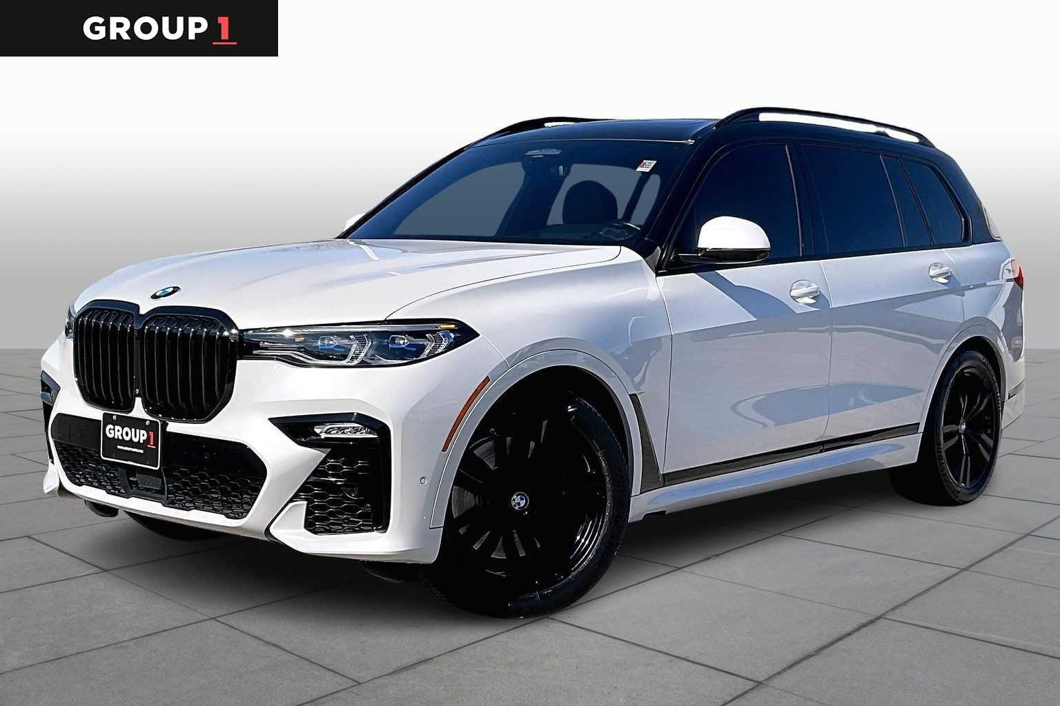 2022 BMW X7 M50i's photo