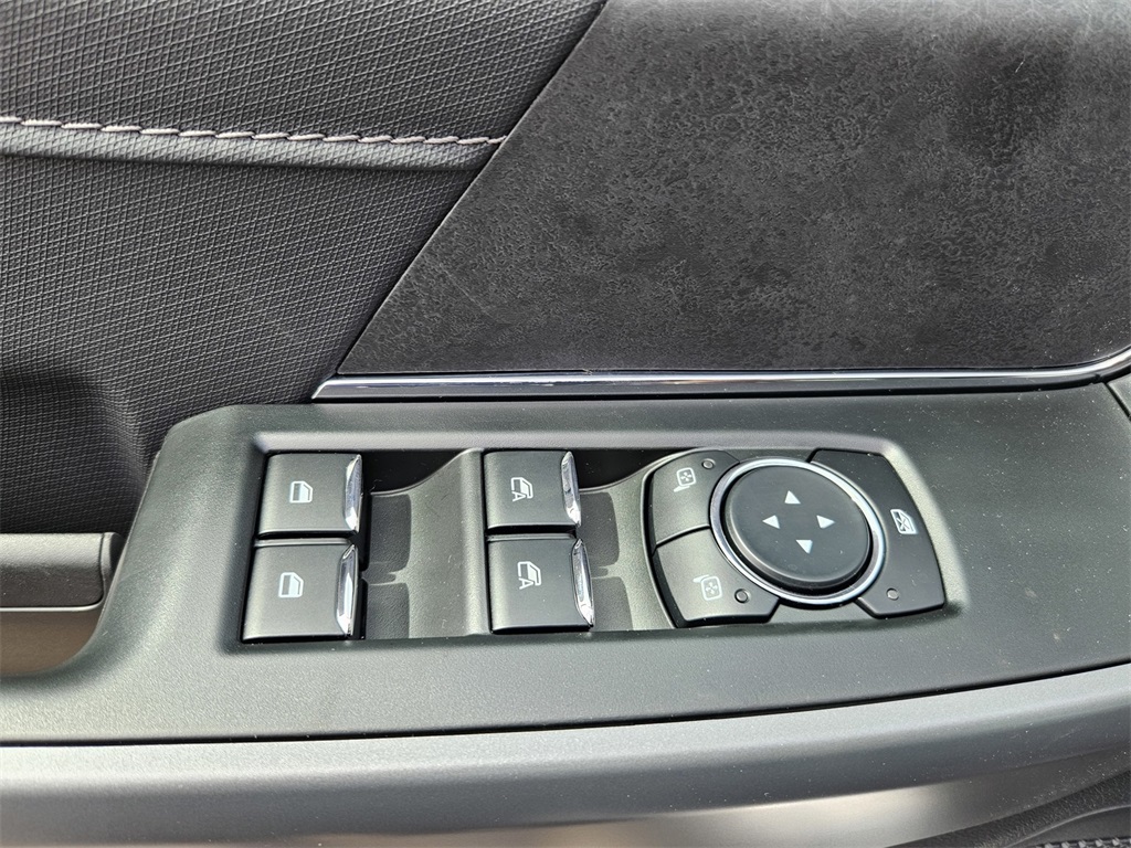 2025 Ford F-150 XLT photo 8