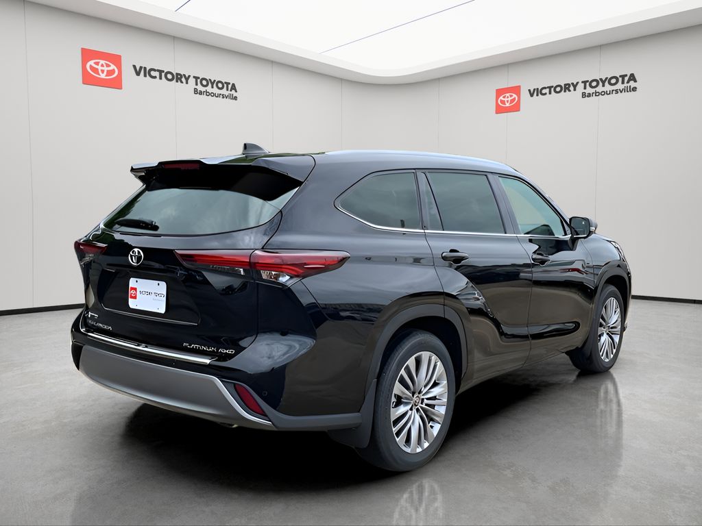2025 Toyota Highlander Platinum photo 3