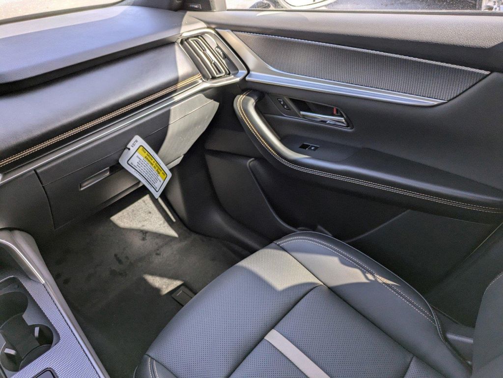 2025 Mazda CX-90 Plug-in Hybrid Premium Plus photo 14