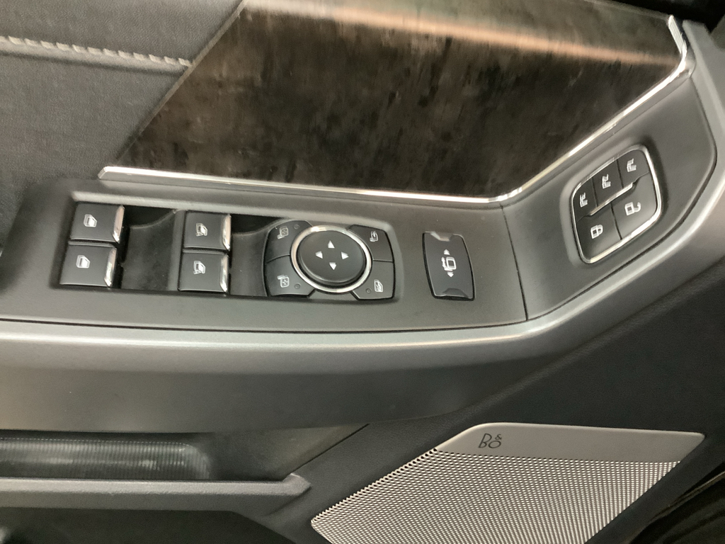 2023 Ford F-250 Lariat photo 14