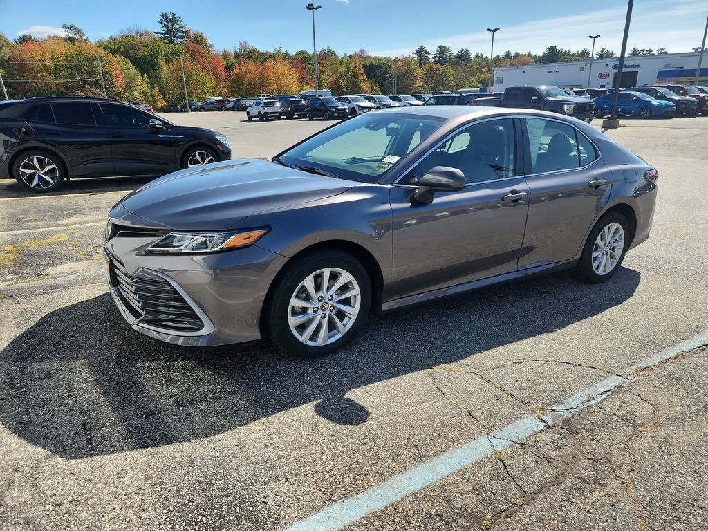 2023 Toyota Camry LE photo 2
