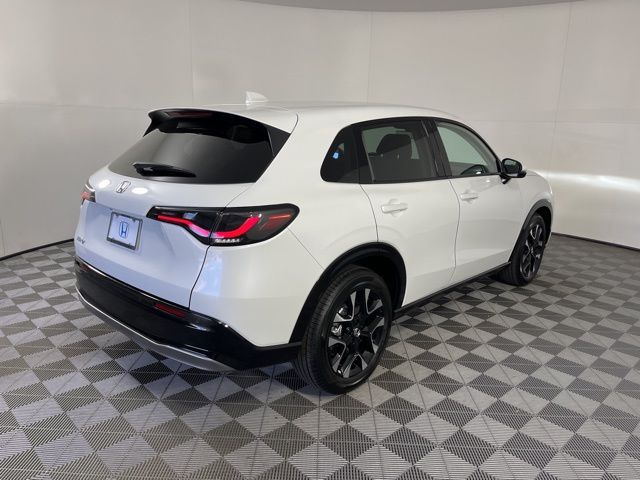 2026 Honda HR-V EX-L photo 2