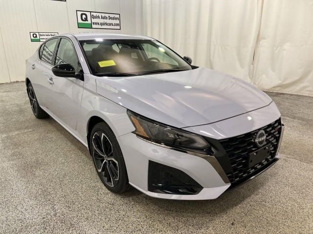 2025 Nissan Altima SR