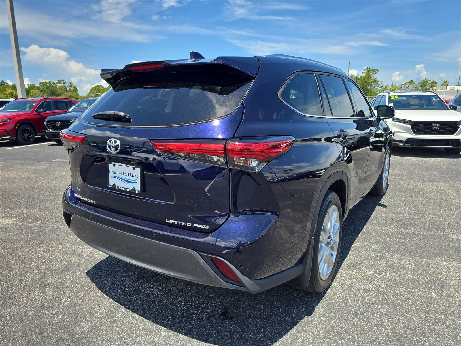2022 Toyota Highlander Limited photo 2