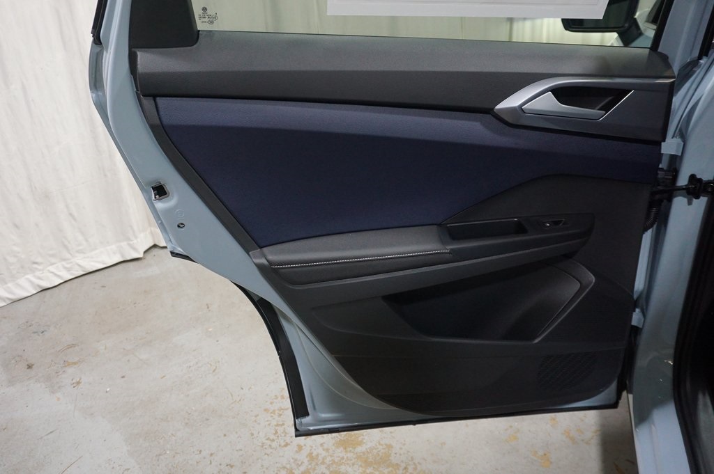 2025 Volkswagen Taos SEL photo 21