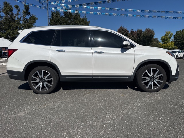 2022 Honda Pilot Touring photo 3