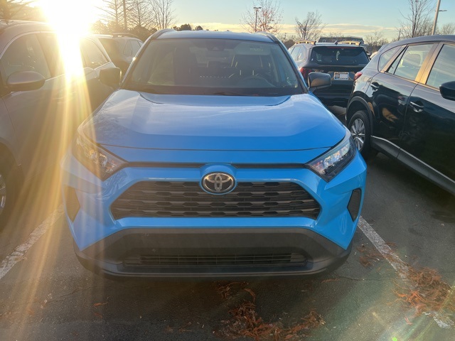 2020 Toyota RAV4 LE photo 2