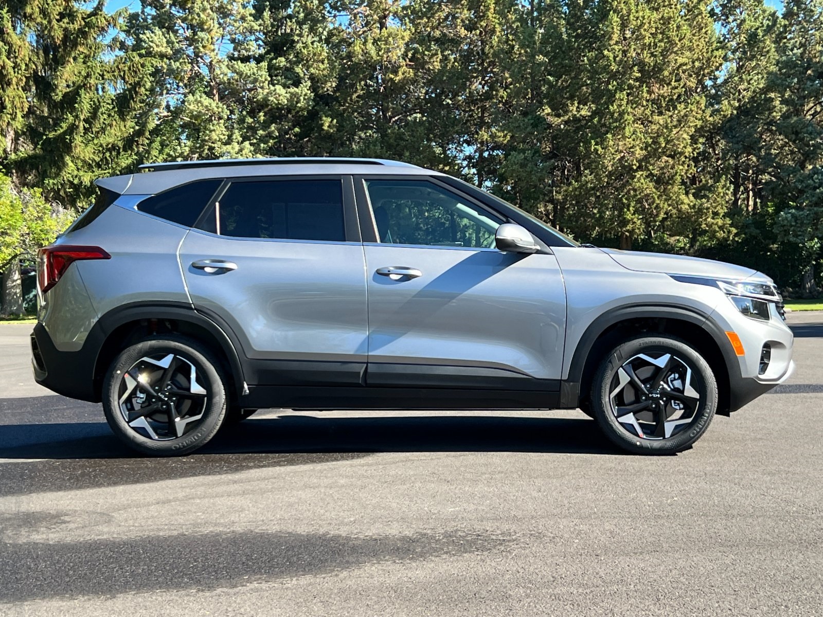 2026 Kia Seltos EX photo 2