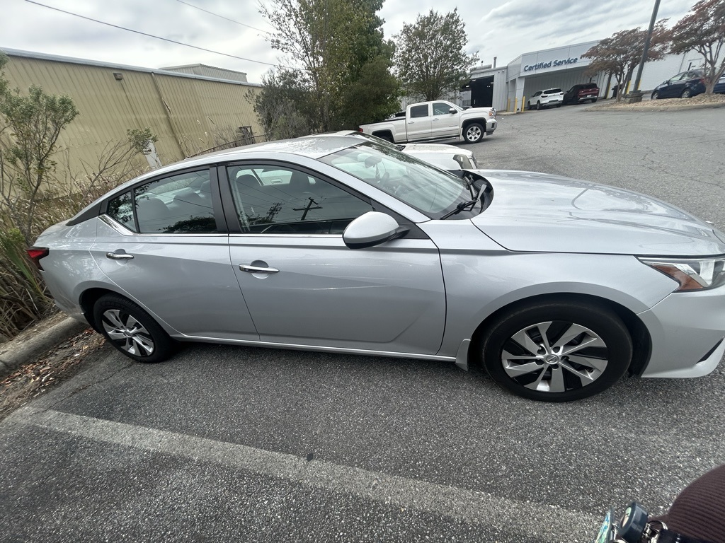 2020 Nissan Altima 2.5 S photo 2