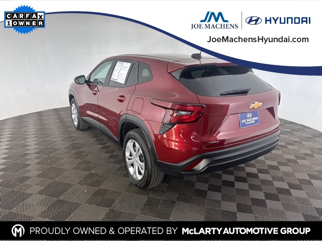 2024 Chevrolet Trax LS photo 4