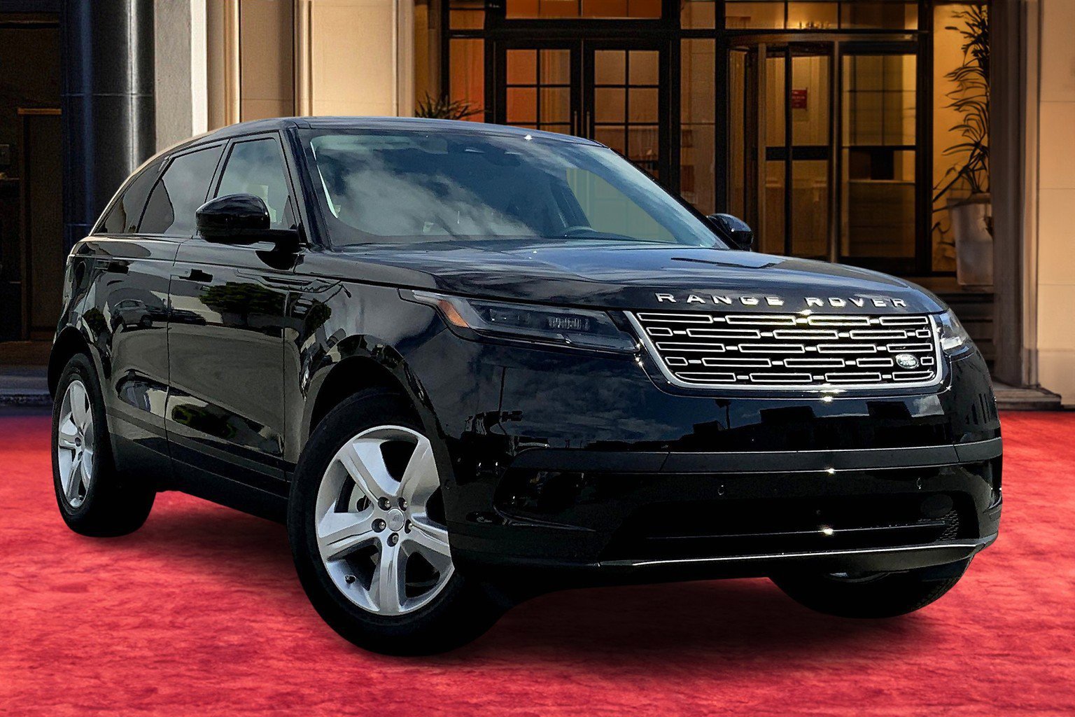 2025 Land Rover Range Rover Velar S photo 2