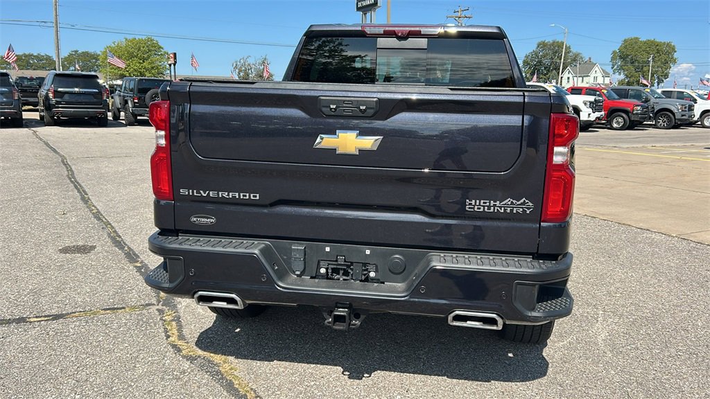 2023 Chevrolet Silverado 1500 High Country photo 4