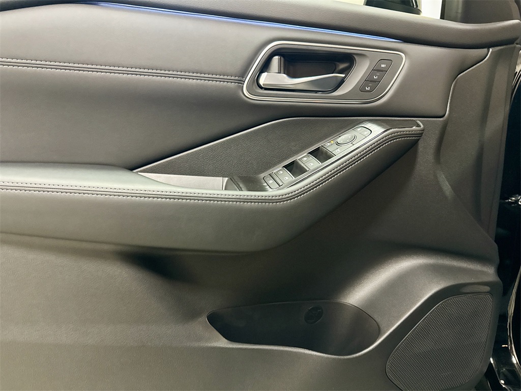 2026 Nissan Rogue Platinum photo 22