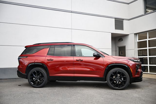 2024 Chevrolet Traverse RS photo 2