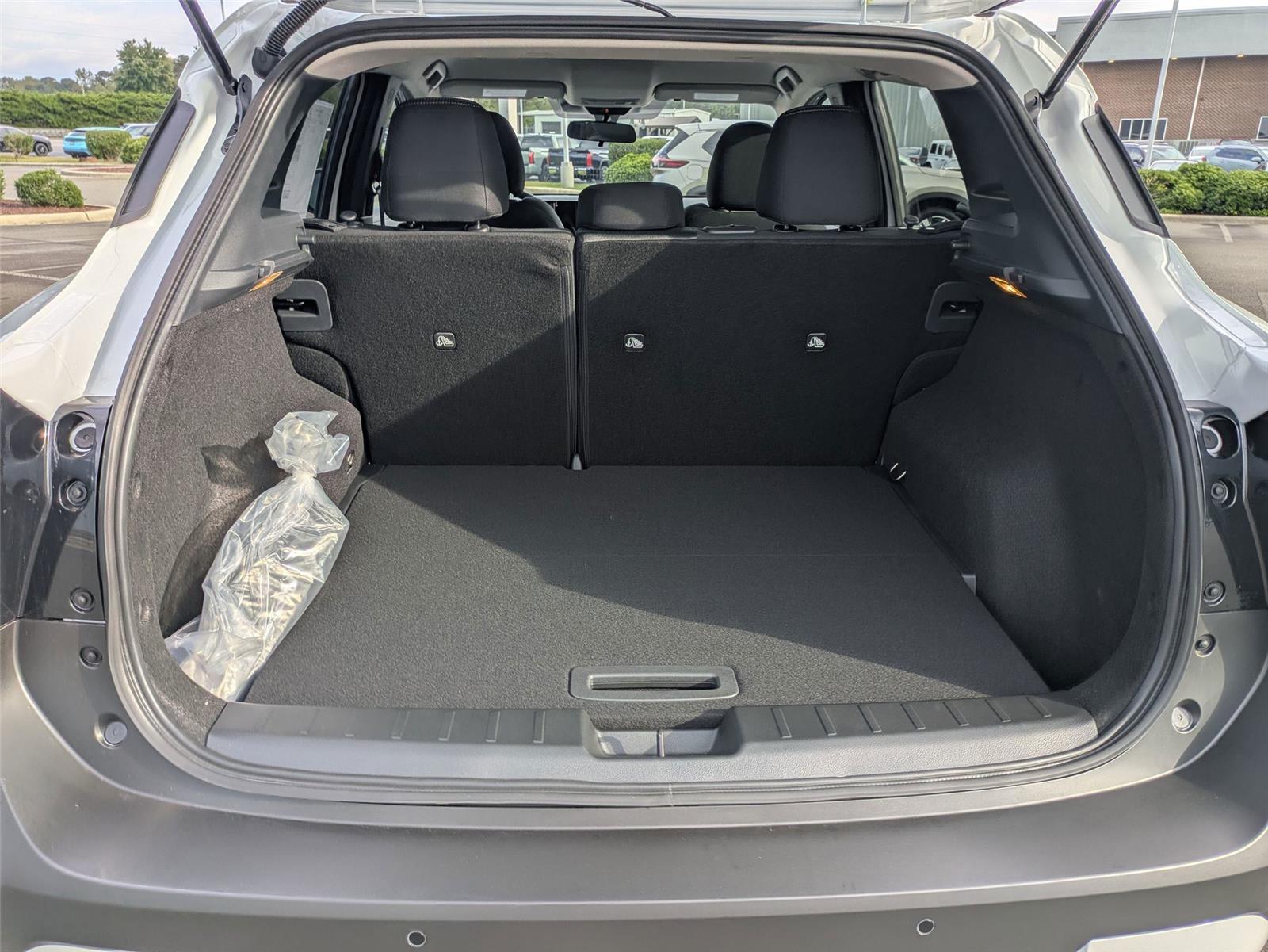 2026 Nissan Kicks SV photo 26