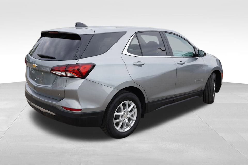 2023 Chevrolet Equinox LT photo 3