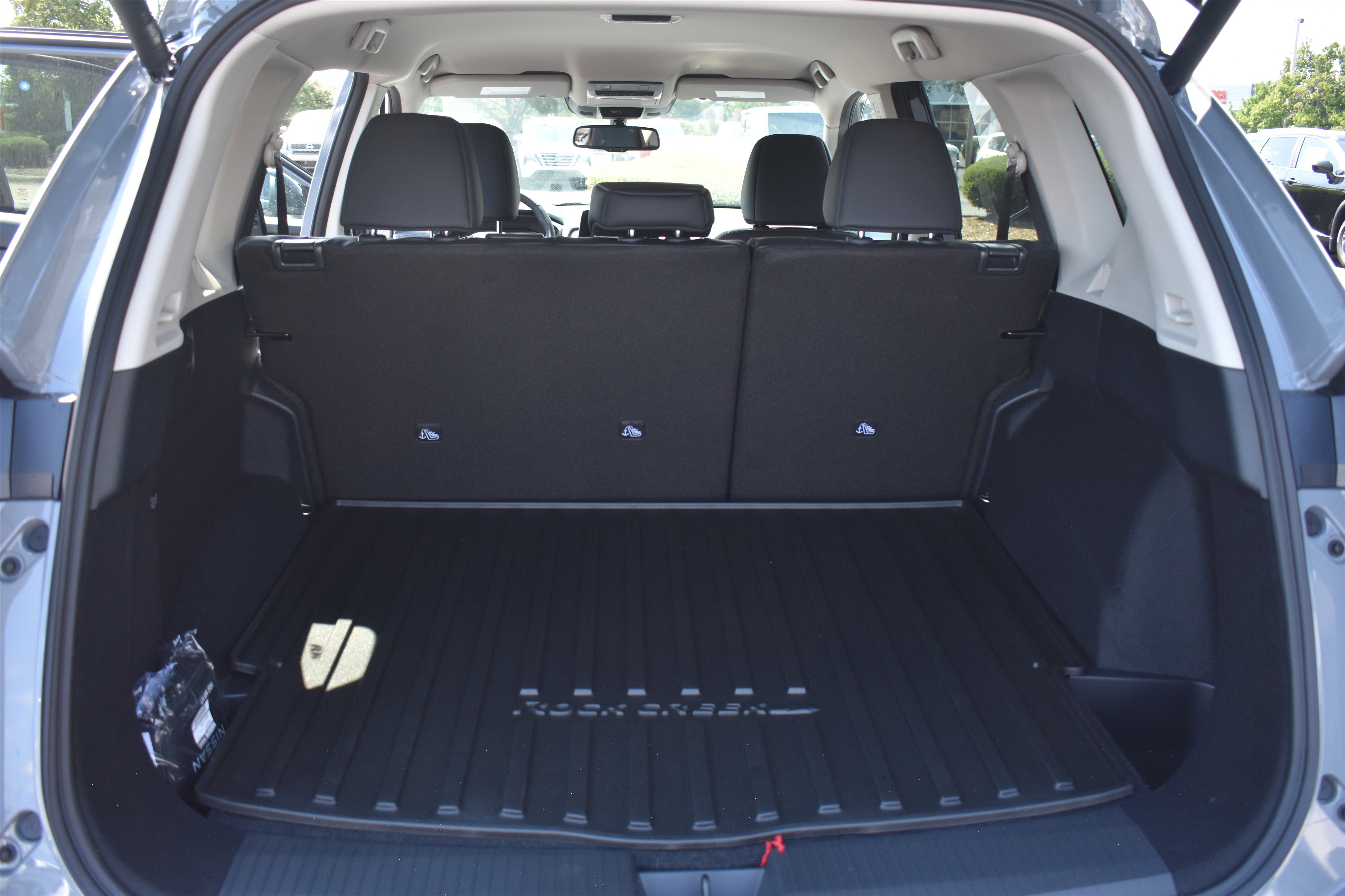 2026 Nissan Rogue SV photo 3
